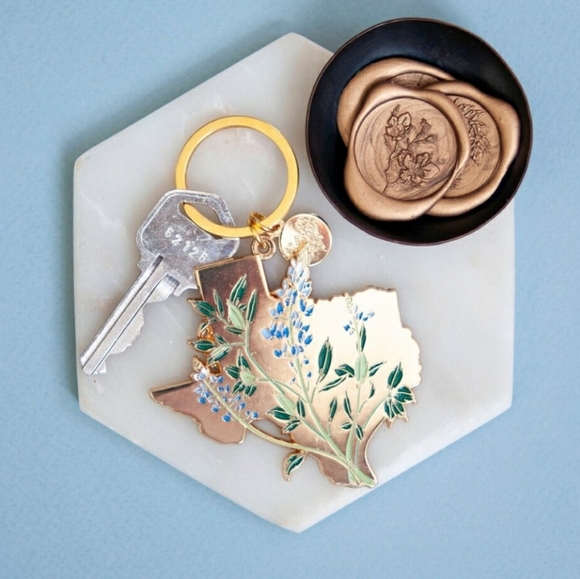 NIB Gold Texas Bluebonnet Soft Enamel Keychain - Picture 1 of 3